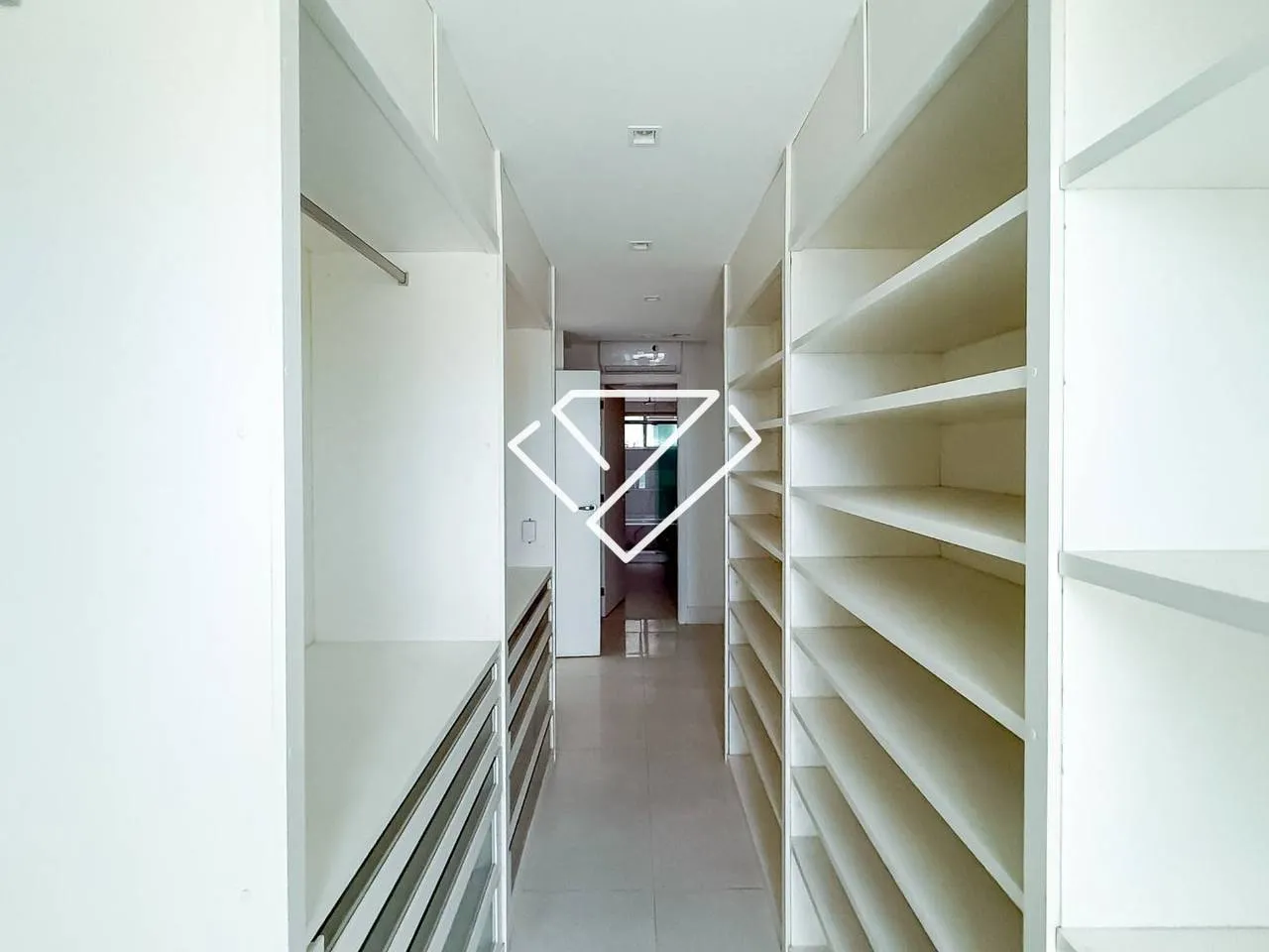 Water view in a 3-bedroom apartment, 660 m² — photo 14