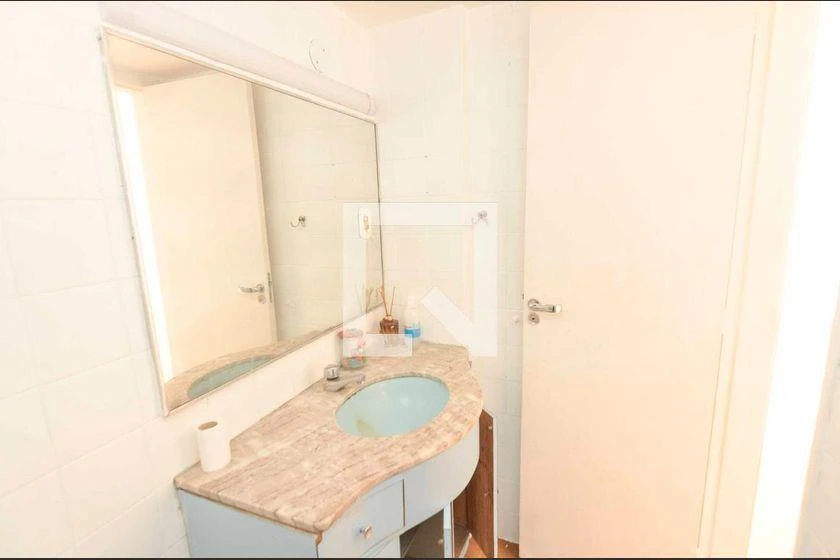 Departamento de 2 dormitorios con piso de madera o laminado — photo 25