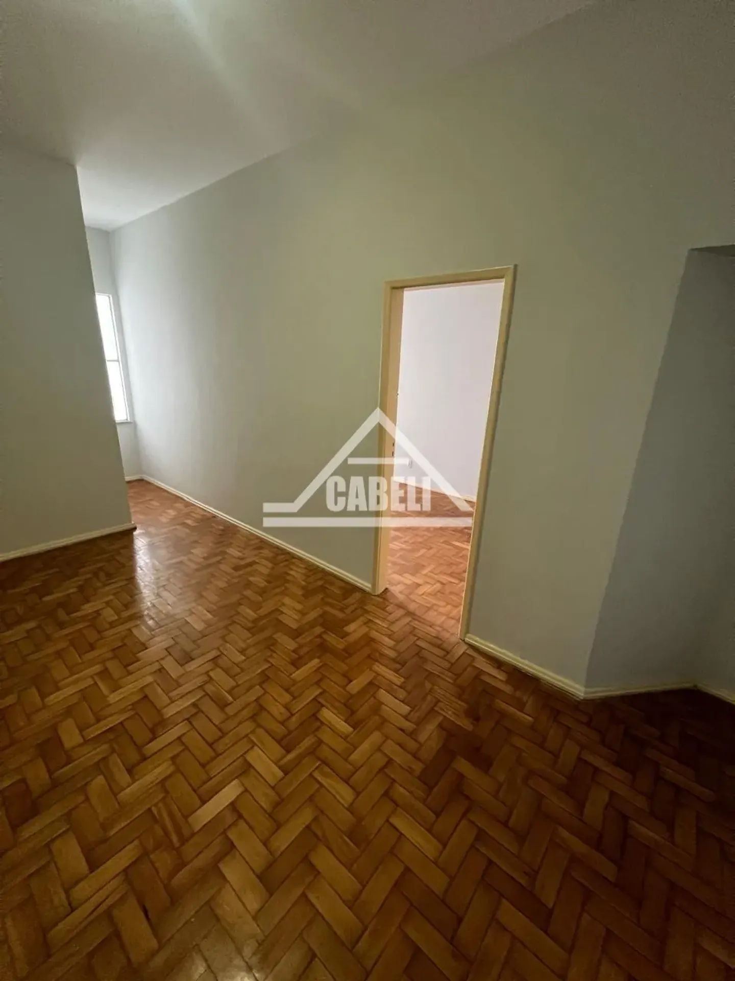 Apartment on the 5th floor with wood or laminate floors — photo 8