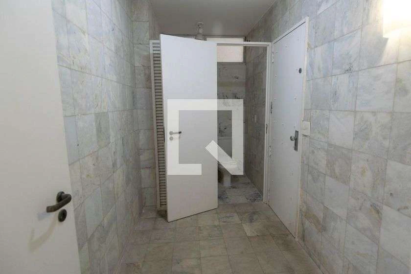 Rental apartment with 4 bedrooms and 4 bathrooms — photo 22