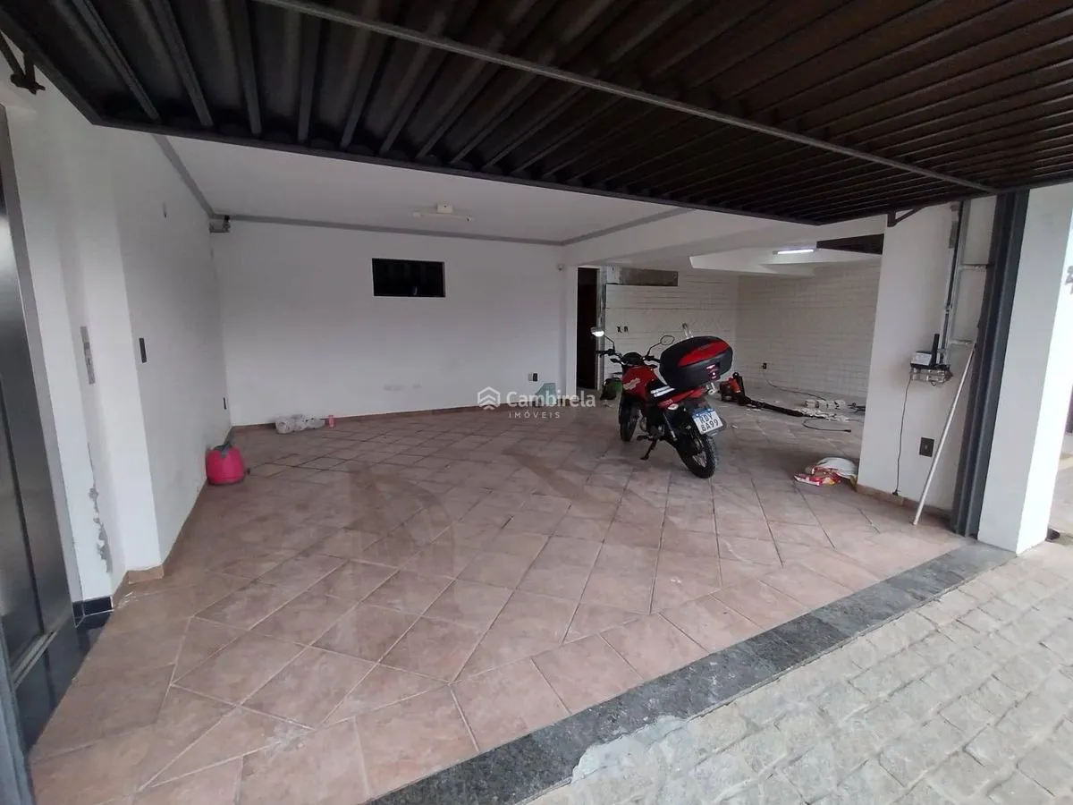 House with 4 bedrooms and 311 m² with 2 en-suites — photo 27