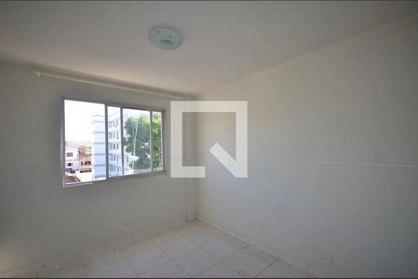 2-bedroom apartment with a glass shower box and pets allowed — photo 6