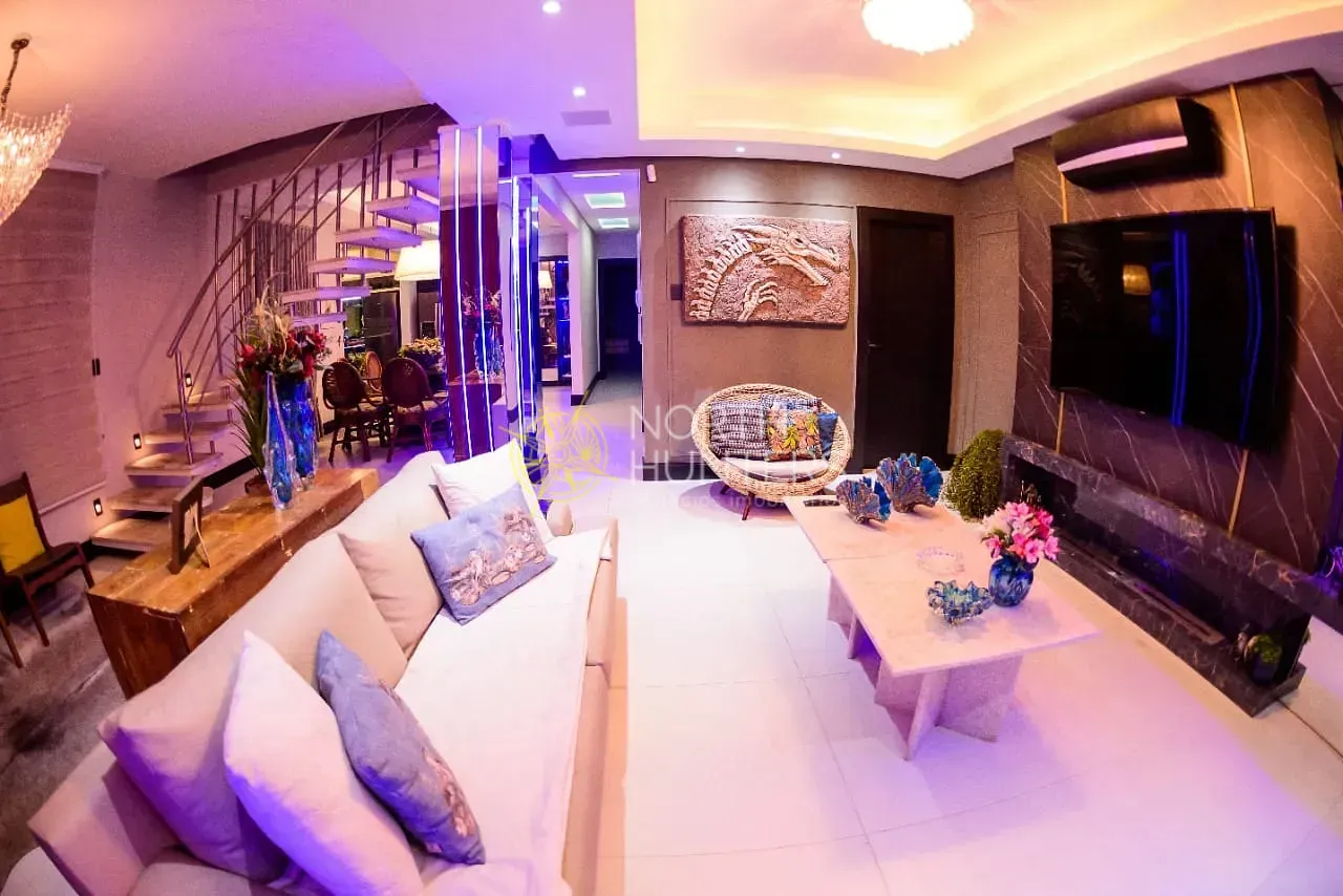 Casa con 5 dormitorios y cocina de concepto abierto — photo 11