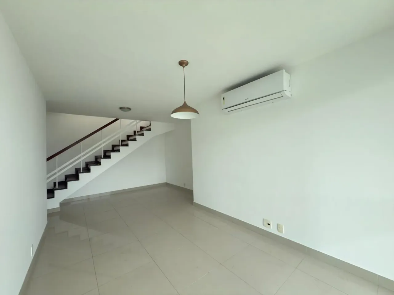 3-bedroom apartment in a building with a gym — photo 16