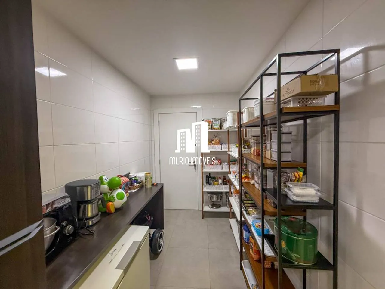 Furnished apartment, 192 m², with a water view — photo 11