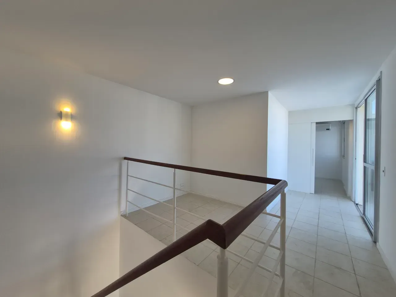 Duplex with 225 m², 3 bedrooms, and open-plan kitchen — photo 34