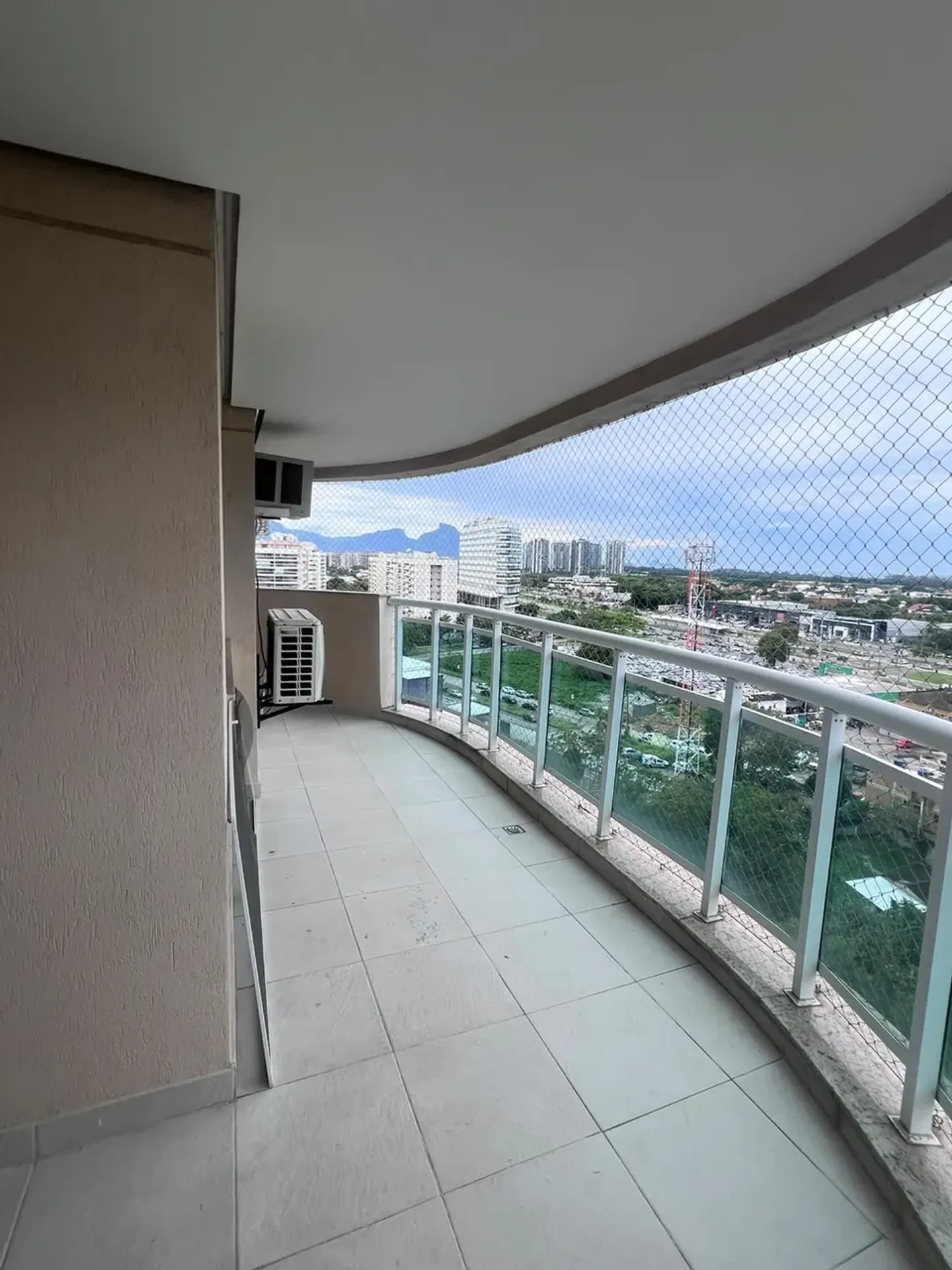 Apartment on the 10th floor with a grill on the balcony — photo 52
