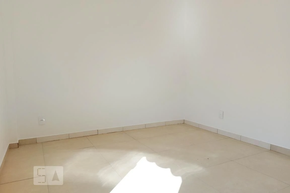 2-bedroom apartment in a building with an indoor pool — photo 4