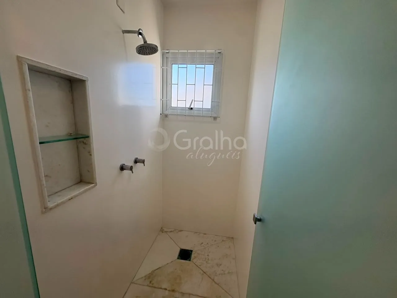 Мебльований будинок 868 м² з 3 люксами та 9 місцями — photo 72