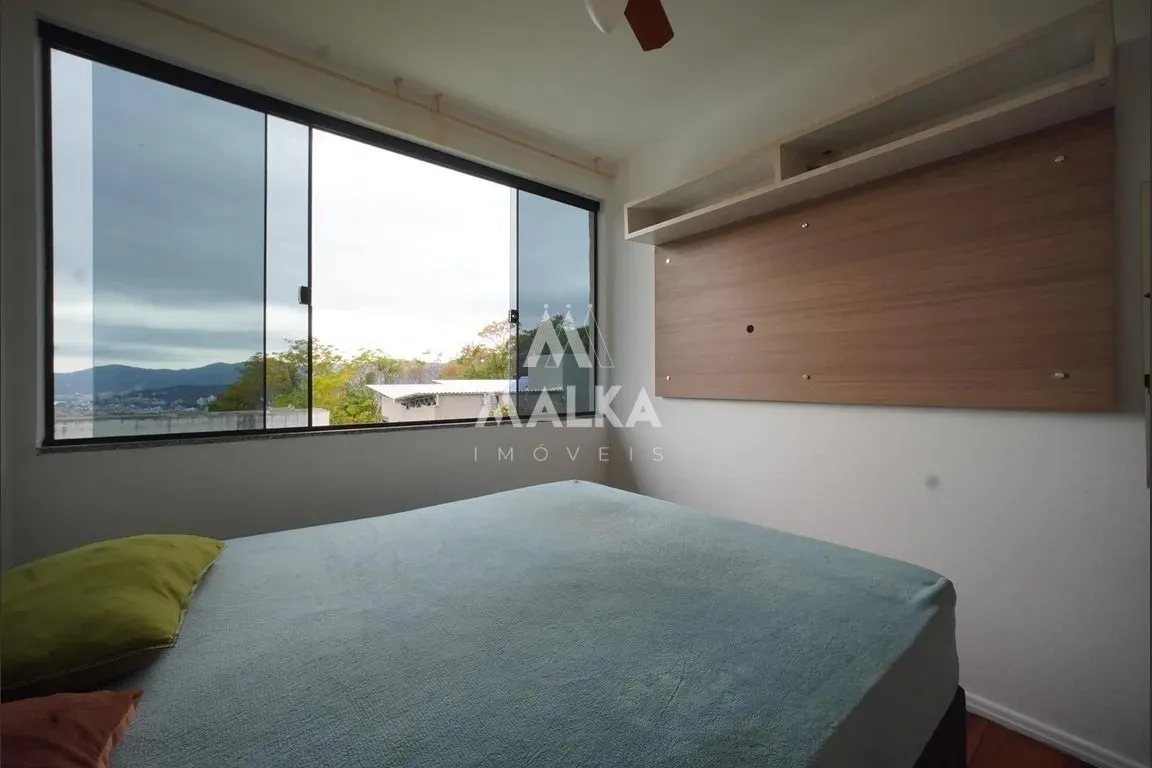 4-bedroom house with a water view in Florianópolis — photo 17