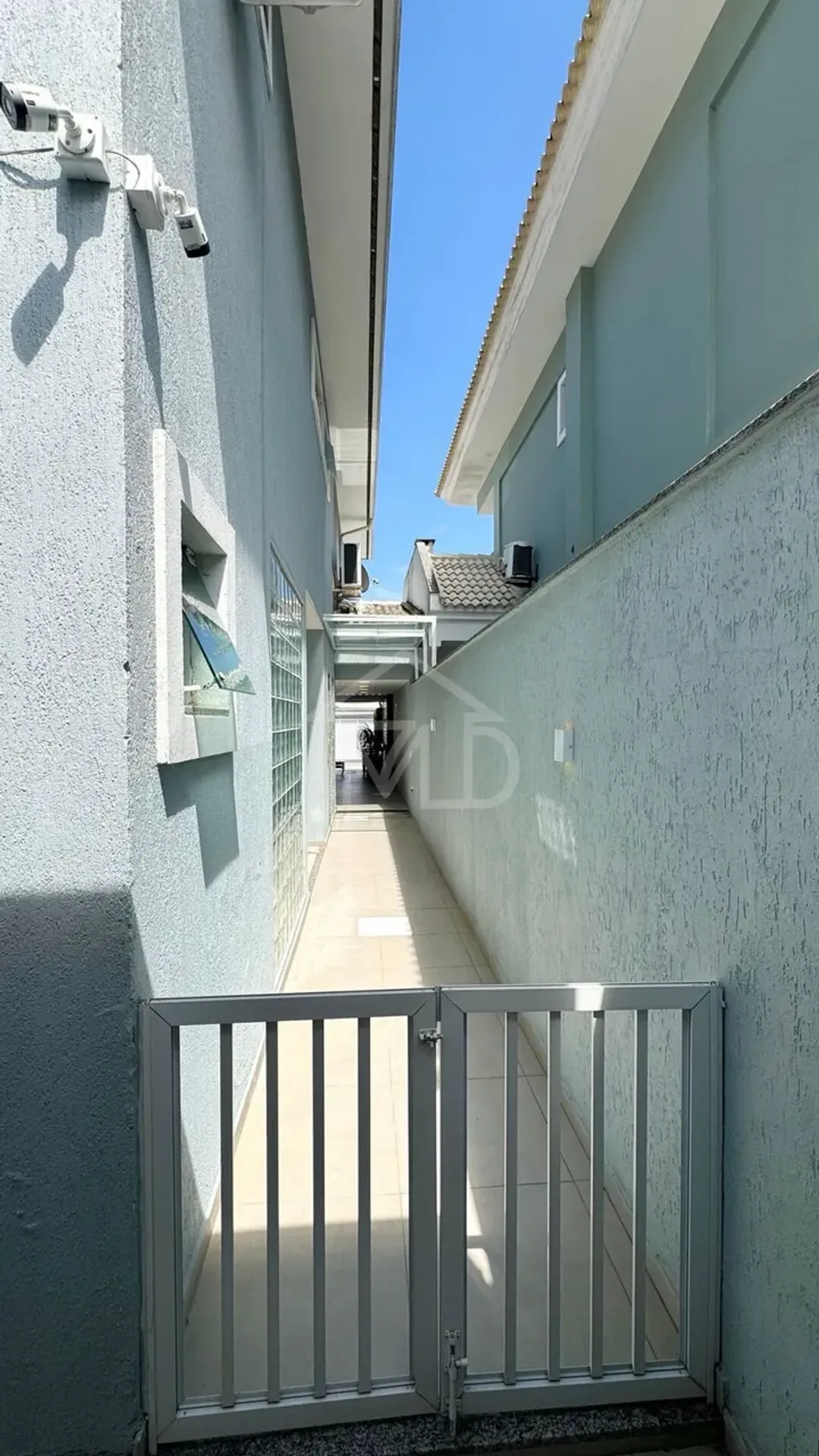Furnished house with 4 bedrooms and 5 bathrooms, 300 m² — photo 25