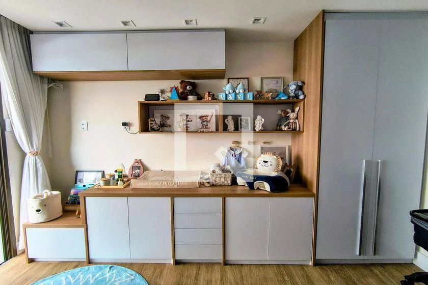 160 m² rental apartment with 4 en-suite rooms and balcony — photo 29
