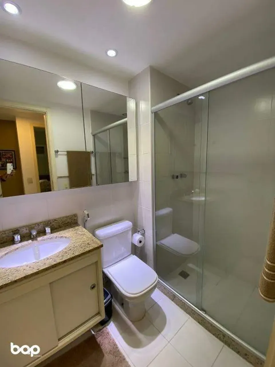 Furnished apartment with 3 bedrooms and 3 bathrooms — photo 10