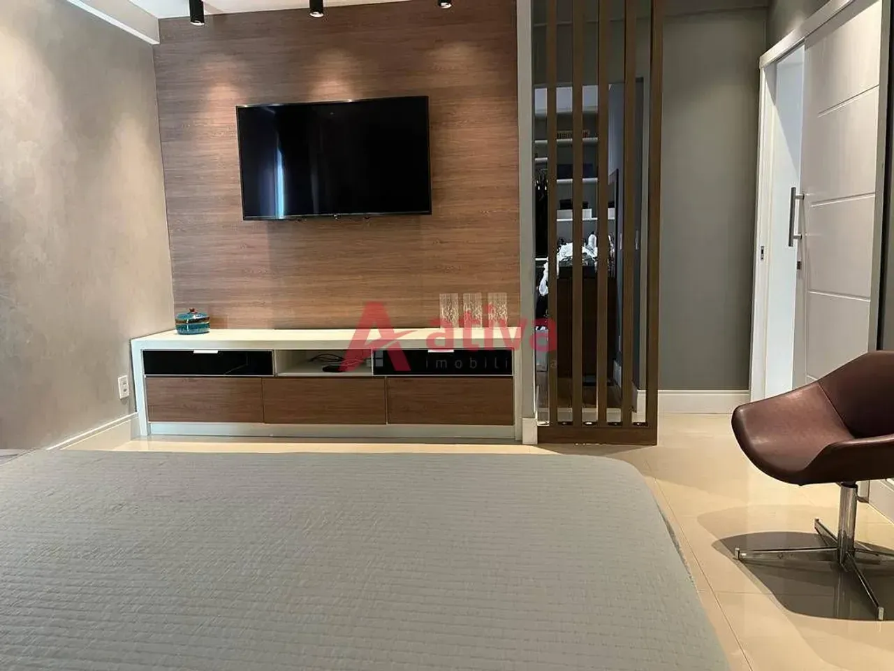Condominium house with 4 bedrooms and 5 bathrooms — photo 10