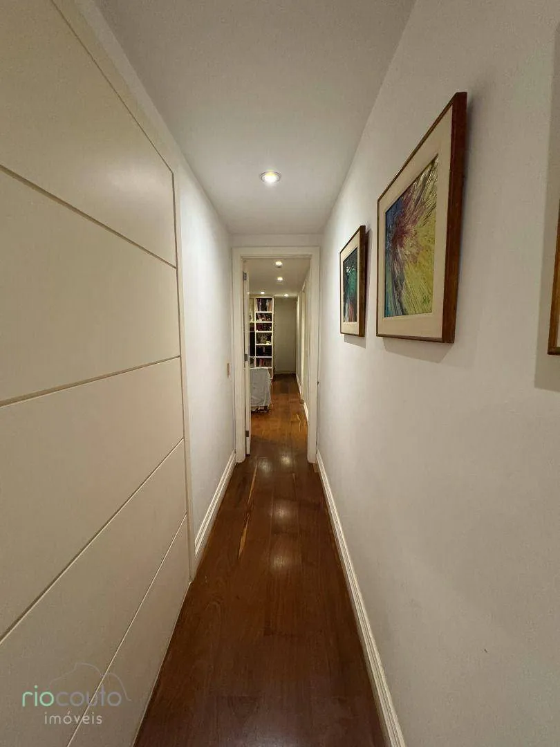 Apartment with 4 bedrooms and balconies, 370 m² — photo 33