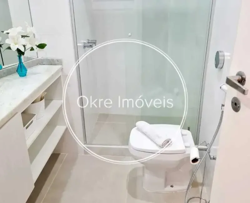 Furnished 1-bedroom apartment with city and water views — photo 9