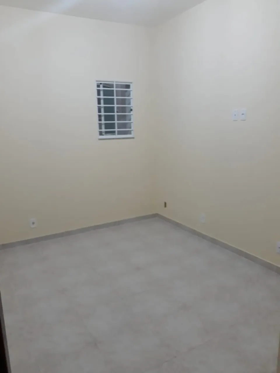 House with 2 bedrooms and 1 bathroom, no parking space
