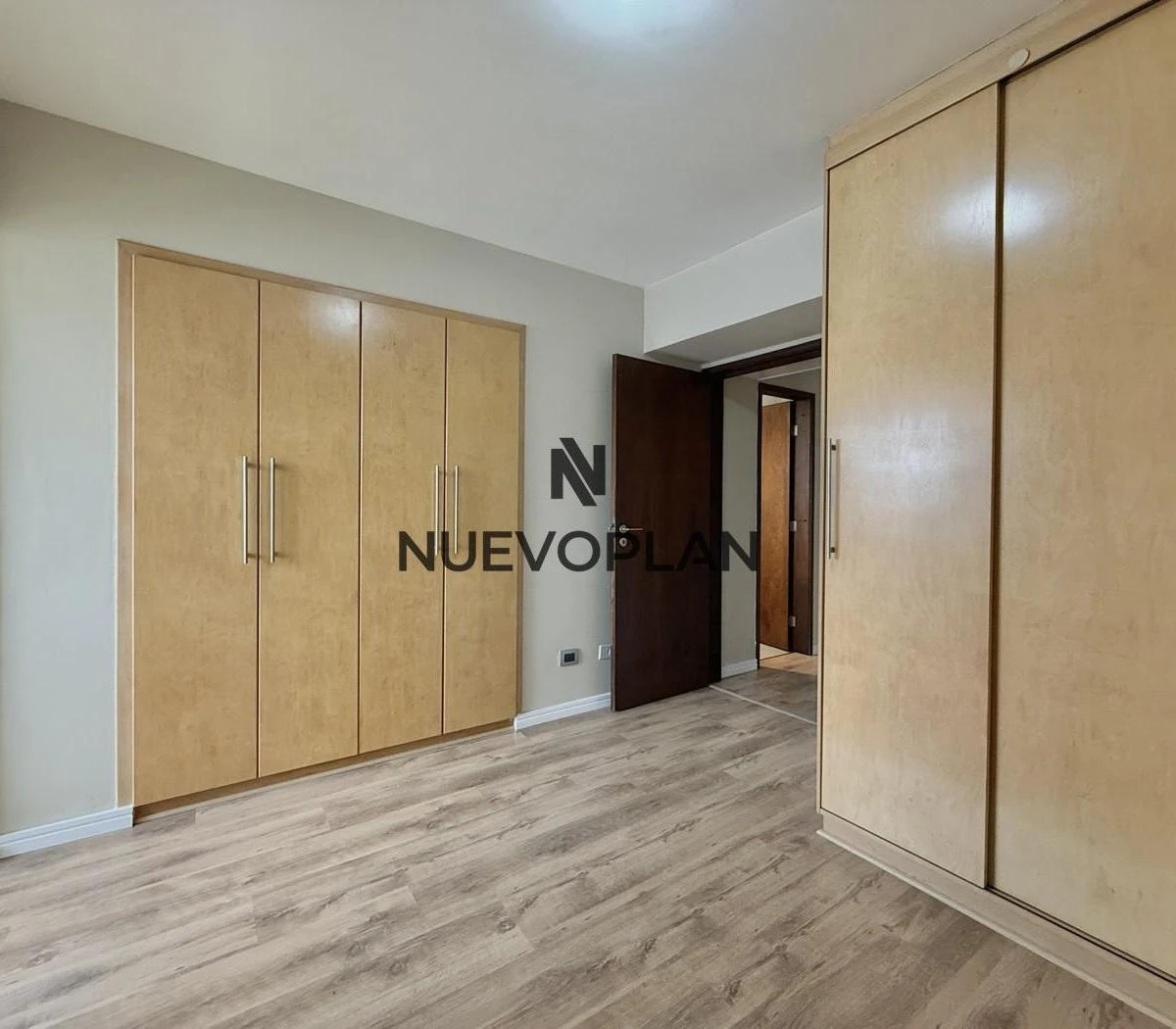 Floor-to-ceiling windows in a 3-bedroom apartment, 77 m² — photo 11