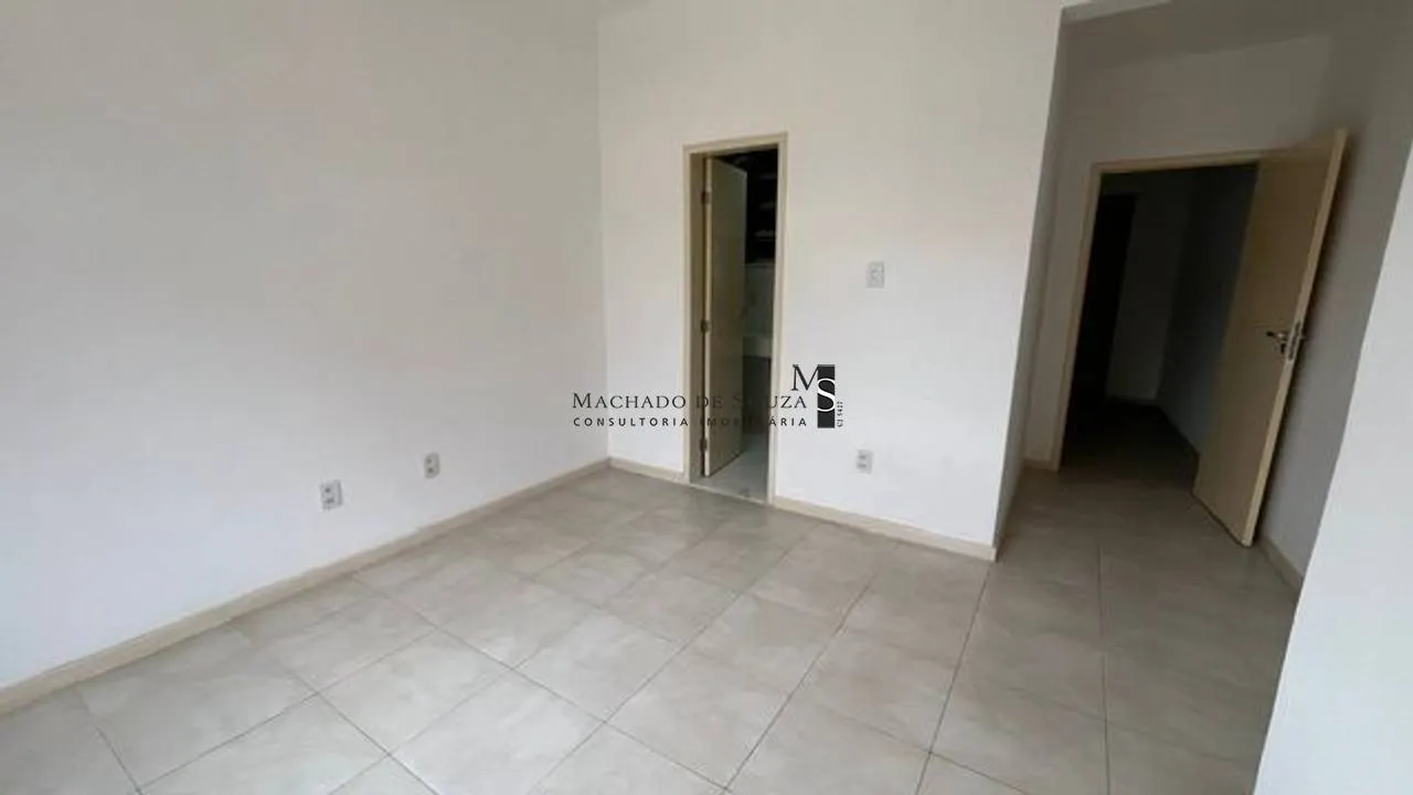 One-bedroom apartment with a mountain view in Rio de Janeiro — photo 14