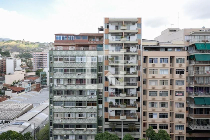 Furnished 1-bedroom apartment with 2 bathrooms — photo 12