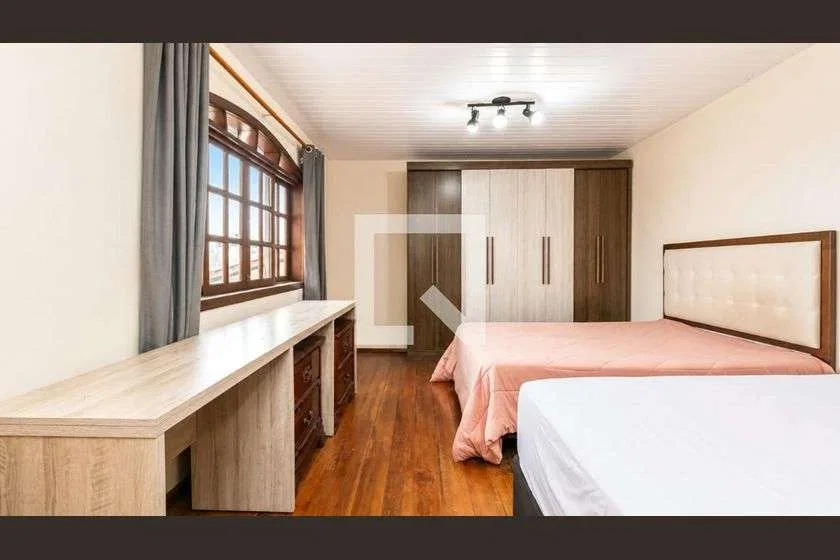 House with 4 bedrooms and 275 m² plus shared BBQ area — photo 10