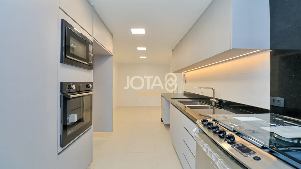 Apartment with 3 en-suite bedrooms 266 m² and parking — photo 15