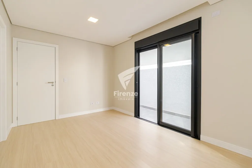 Furnished house with 4 bedrooms and 320 m² — photo 111