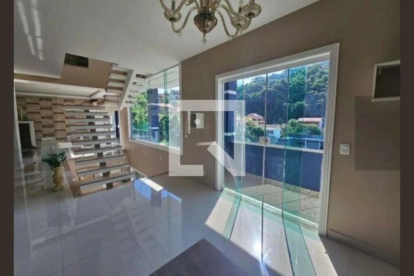 Будинок 750 м² з панорамними вікнами та заскленим балконом — photo 15