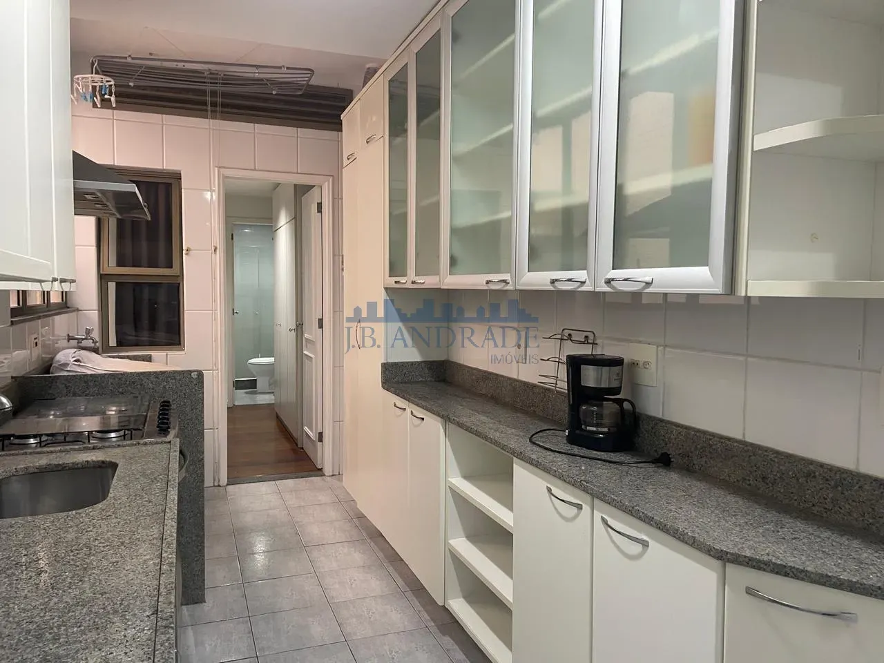Apartamento mobiliado com 3 quartos e 5 banheiros — photo 2