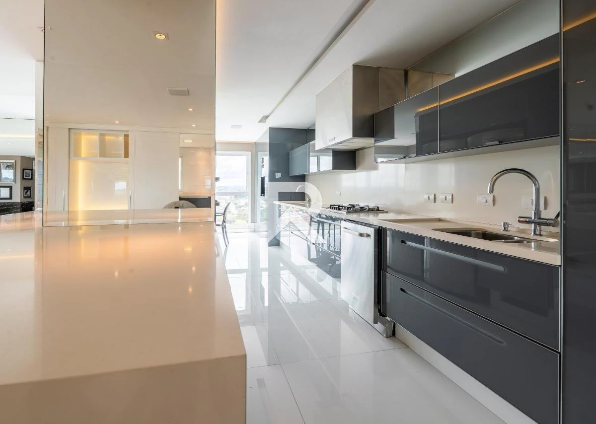 276 m² apartment with a bathtub and floor-to-ceiling windows — photo 5