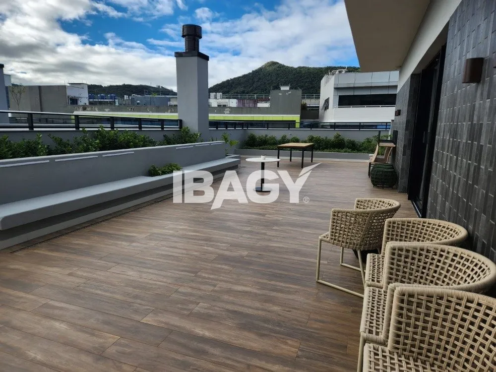 90 m² apartment with 2 bedrooms and 1 parking space