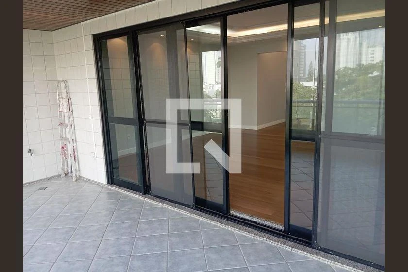 250 m² apartment with 4 bedrooms and 3 parking spots — photo 50