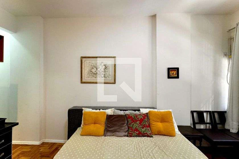 Furnished 24 m² studio with 1 bedroom and 1 bathroom — photo 3