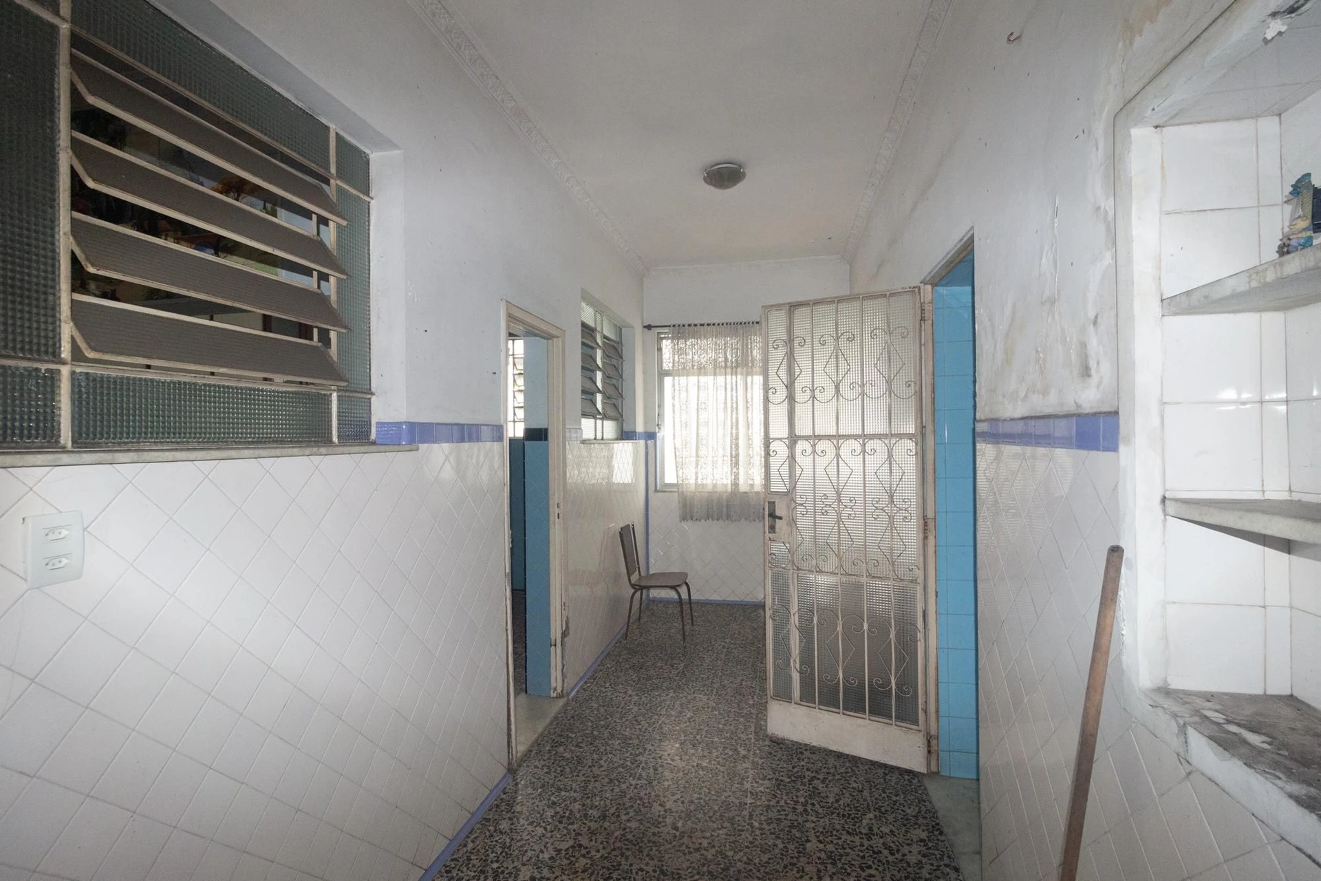 6 quartos e jardim: casa de 263 m² — photo 48