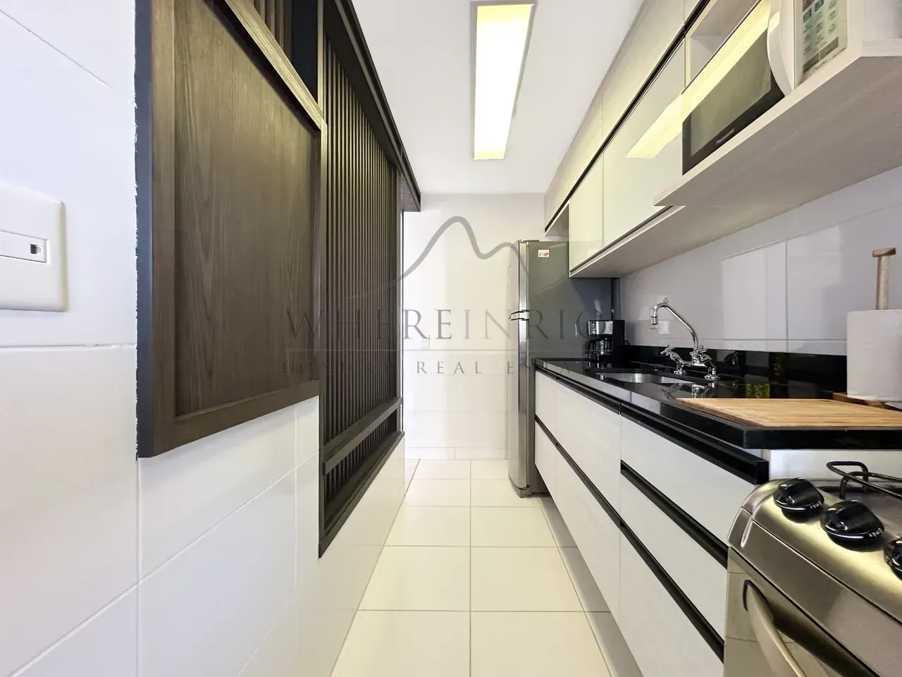 Furnished apartment with 2 bedrooms and water view — photo 7