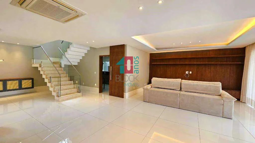 4-bedroom apartment with private garden and 364 m² — photo 11