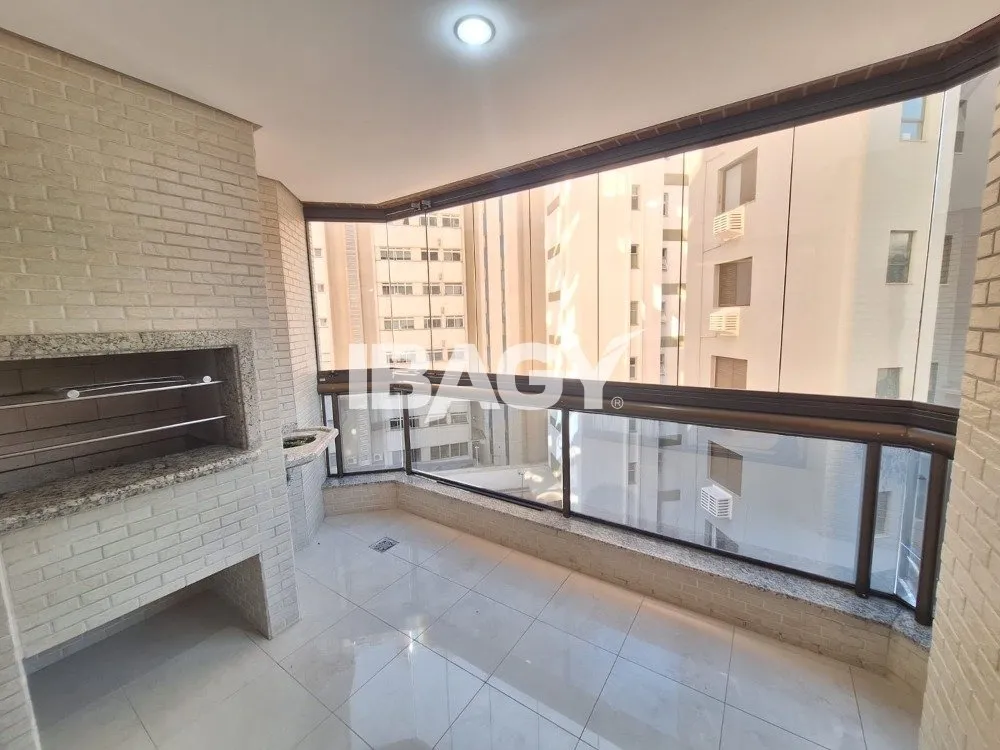 Furnished apartment with 2 en-suite bedrooms and 2 parking — photo 22