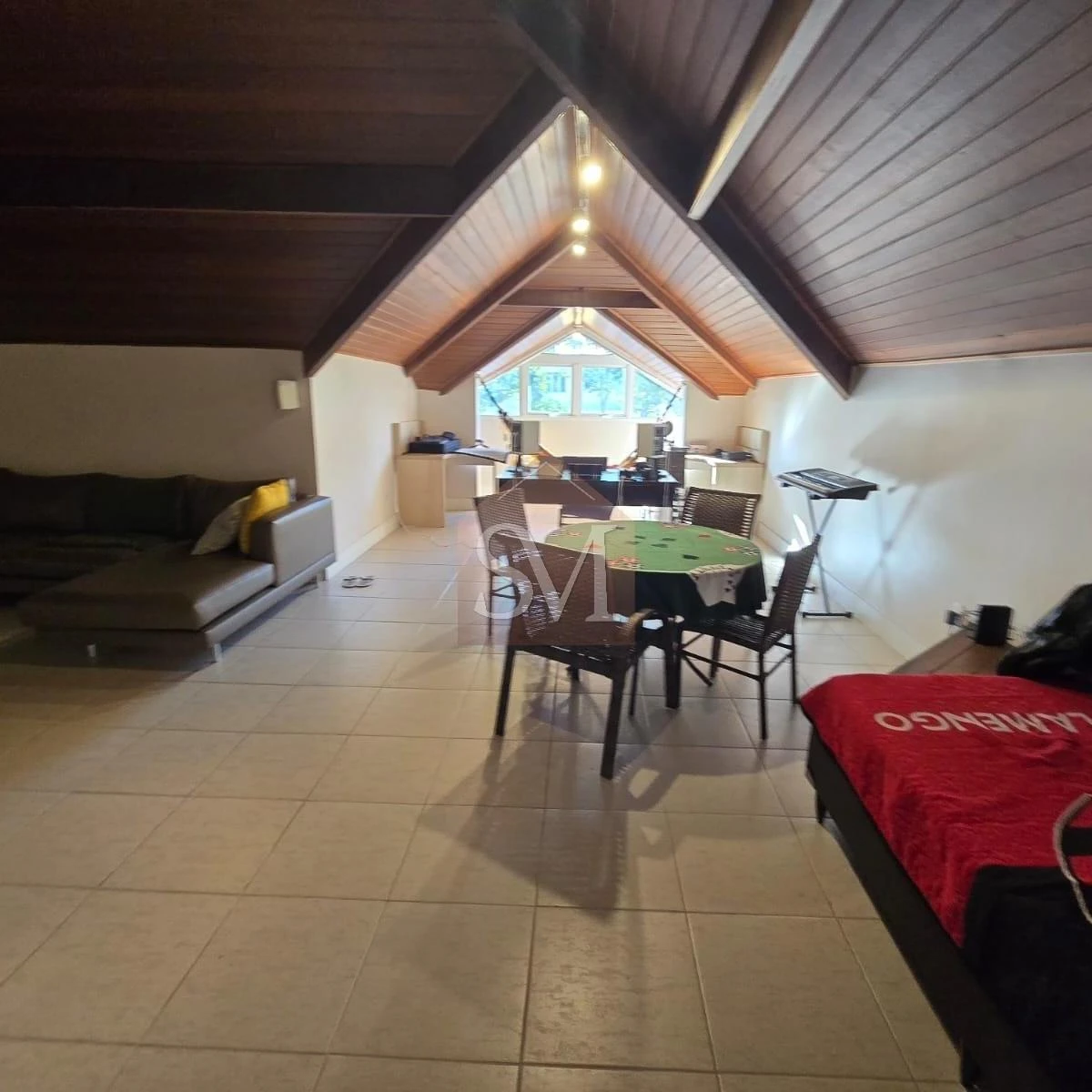 Furnished triplex house with 4 en-suite rooms and 669 m² — photo 30