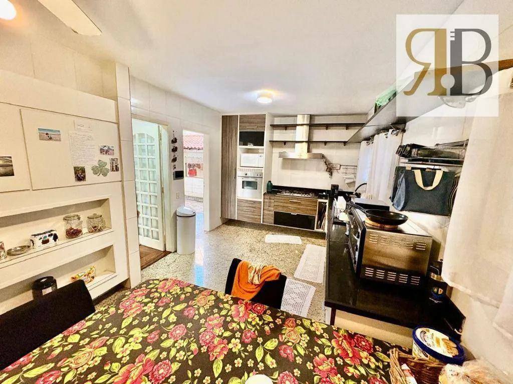 Furnished house with 5 bedrooms and 532 m² — photo 20