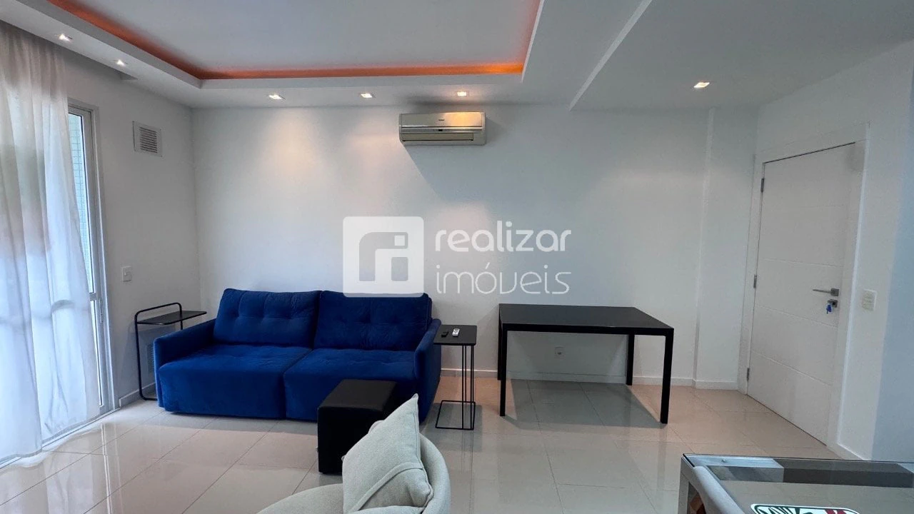 One-bedroom apartment with a mountain view — photo 15