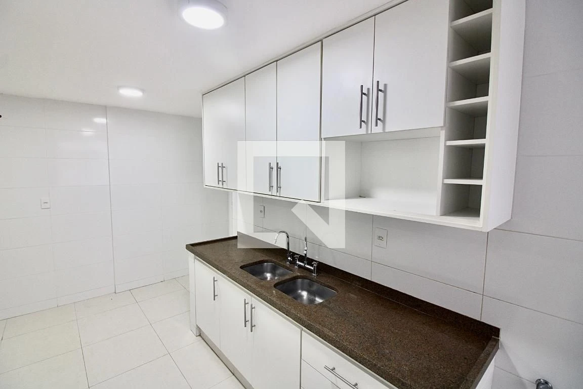 3-bedroom apartment, 1 with its own bathroom, 200 m² — photo 5