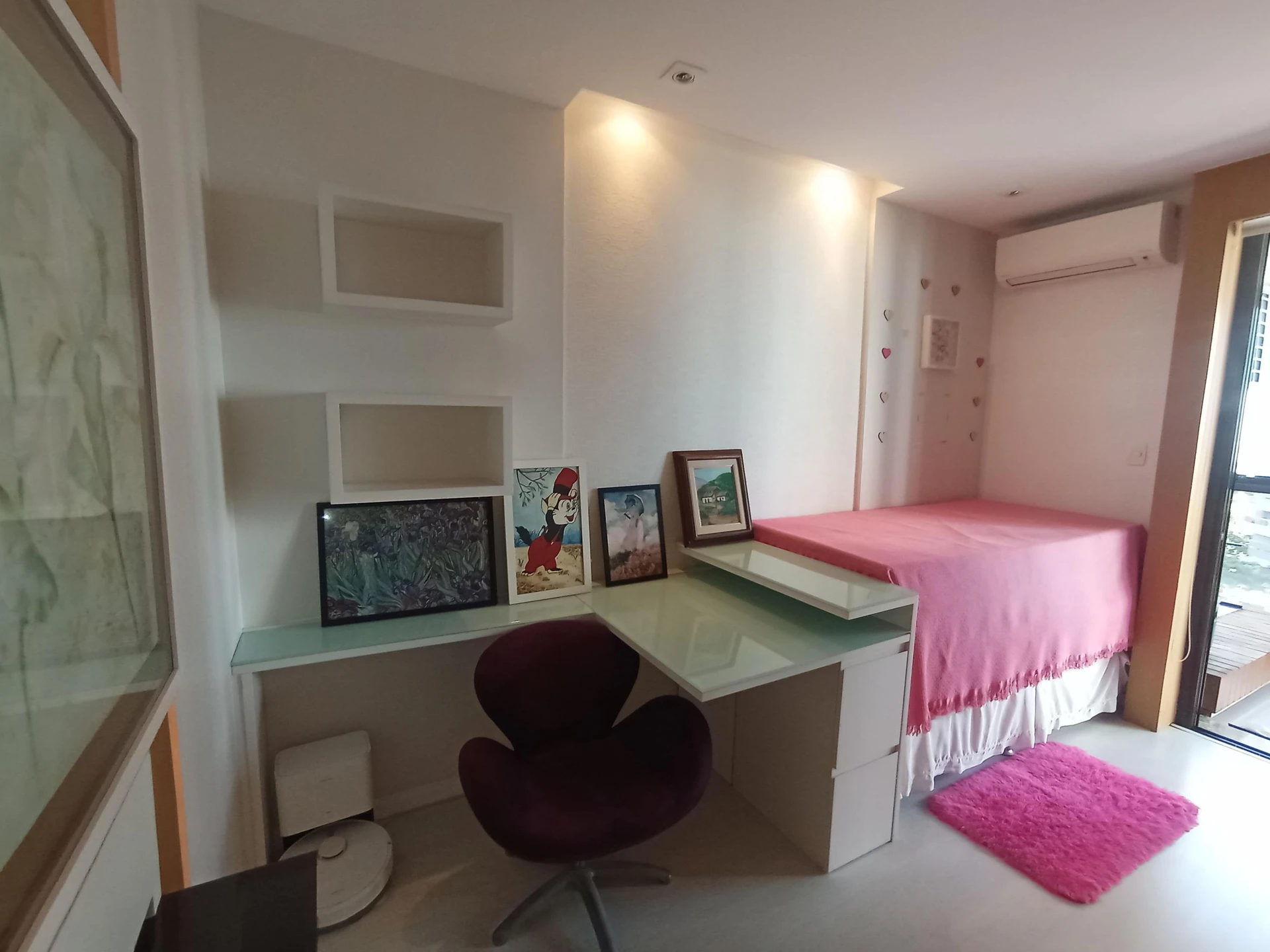 Furnished 3-bedroom apartment with enclosed balcony — photo 45