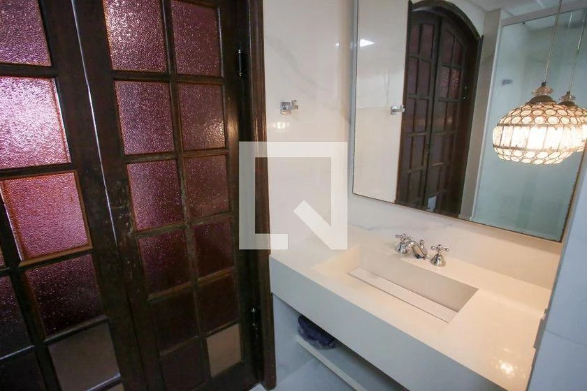 Furnished 400 m² house with 4 bedrooms and 4 bathrooms — photo 25