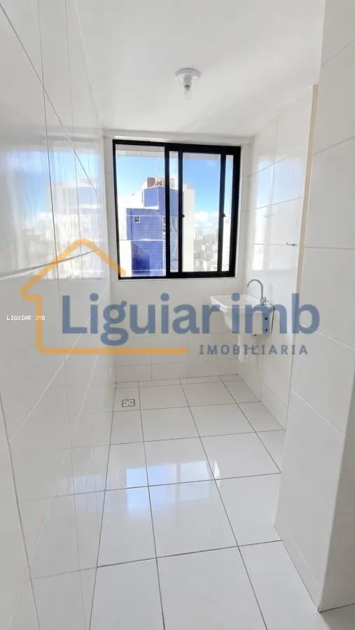 Glass-enclosed balcony in a 2-bedroom apartment, 58 m² — photo 5