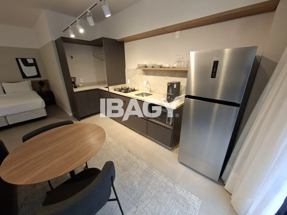 Furnished studio with balcony and integrated kitchen — photo 4
