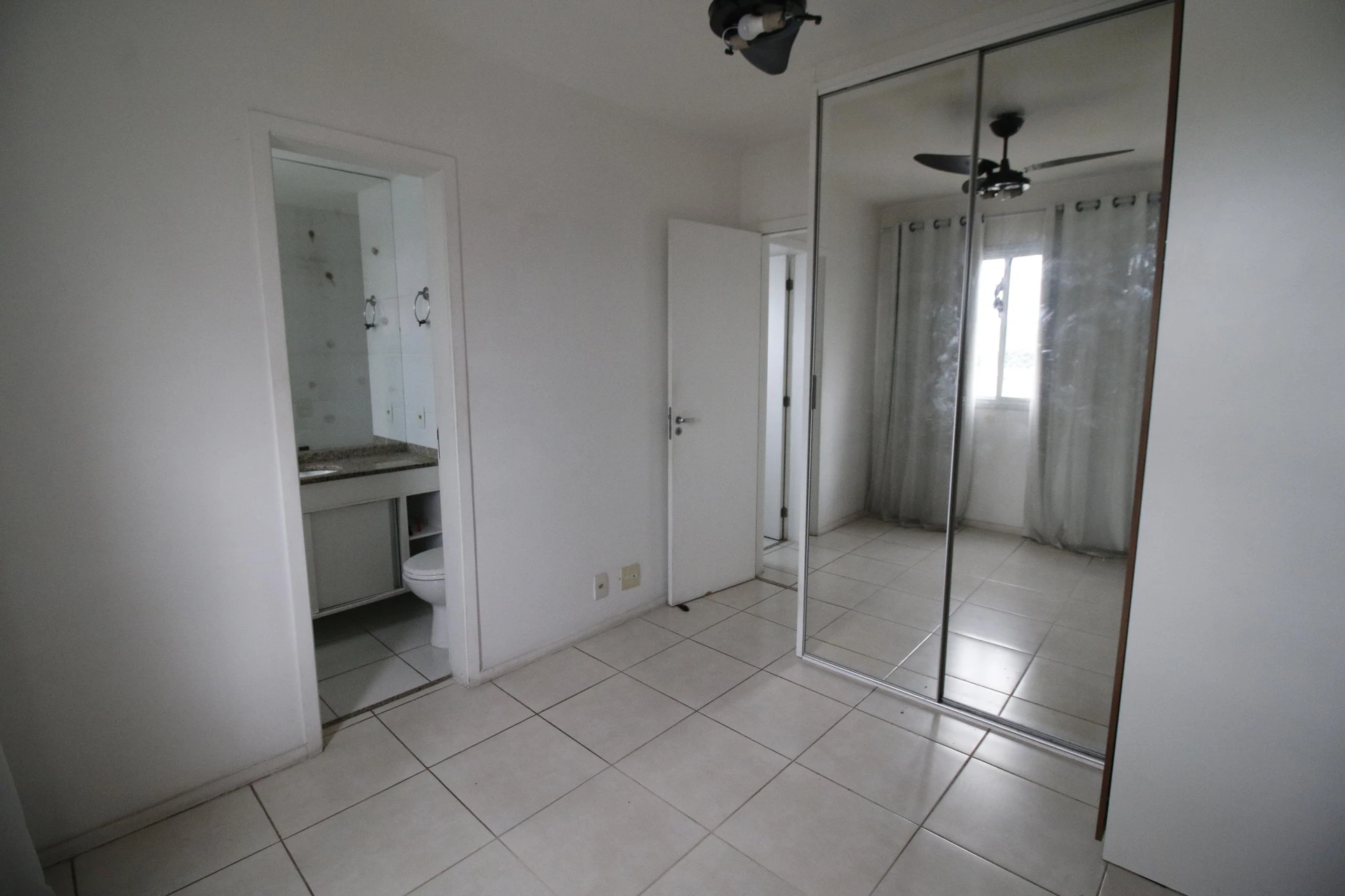 2-bedroom apartment in a building with a sauna — photo 17