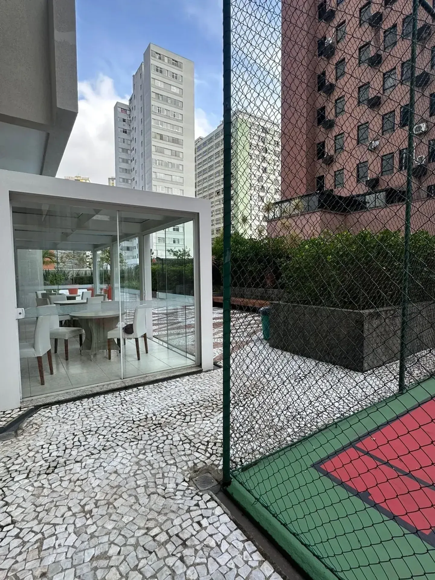 Unfurnished 1-bedroom apartment with balcony, no parking — photo 25