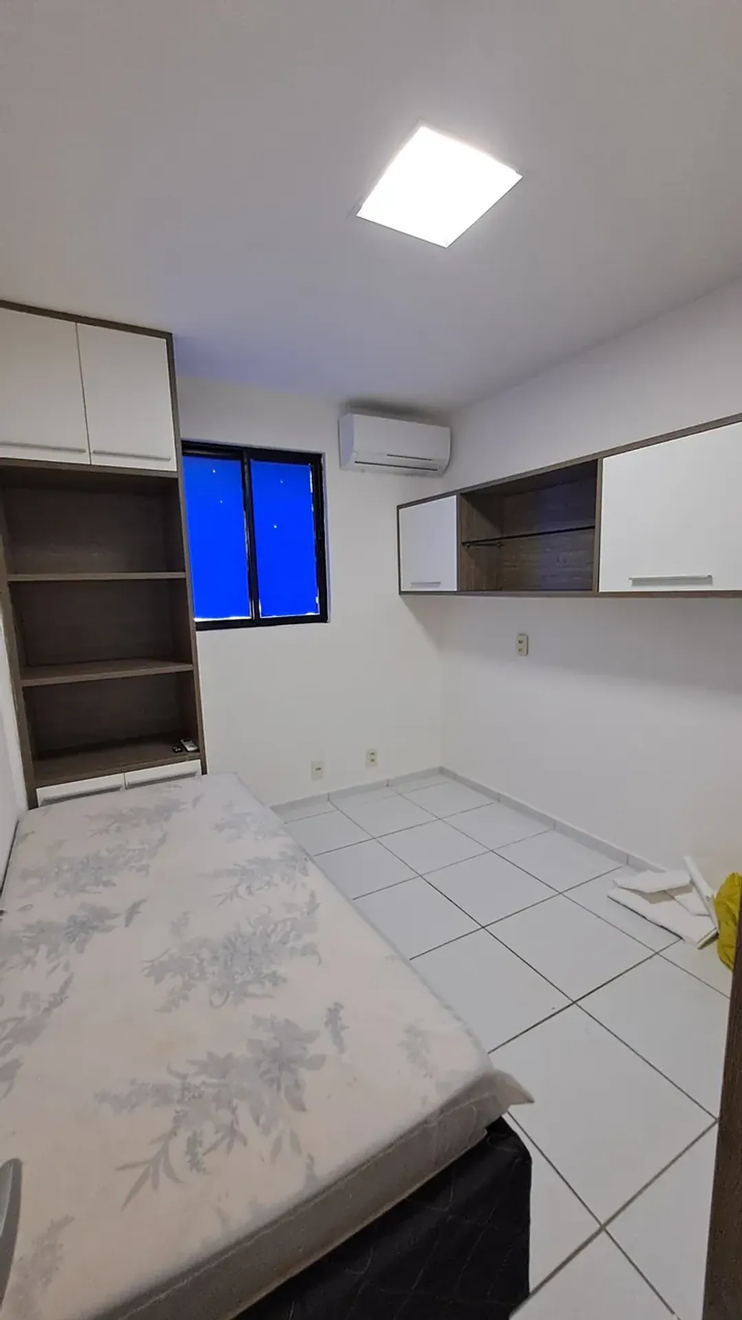 2-bedroom apartment with an en-suite and separate kitchen