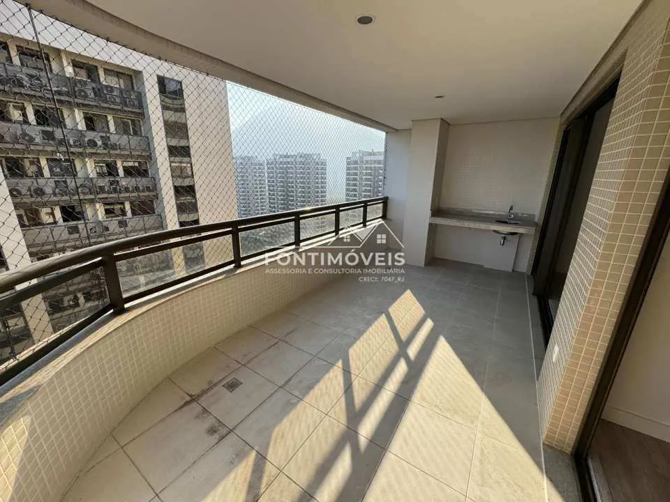 4-bedroom apartment with a balcony and 121 m² — photo 15