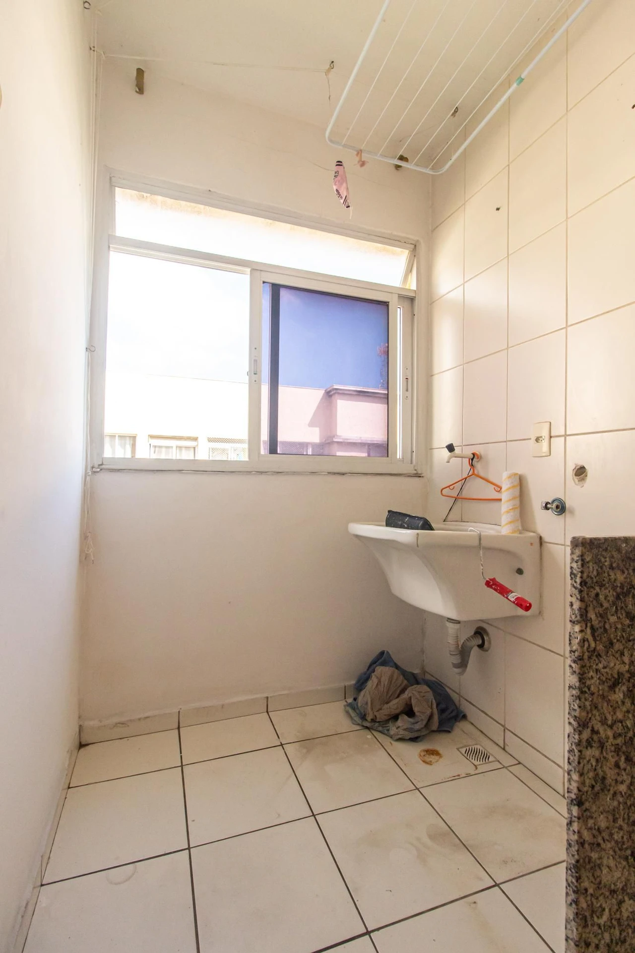 Rental apartment with 2 bedrooms and no parking